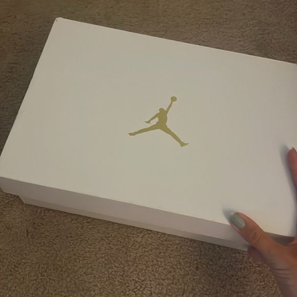 Wmns Air Jordan 1 Mid SE ‘Iridescent Trim’ - Picture 3 of 8